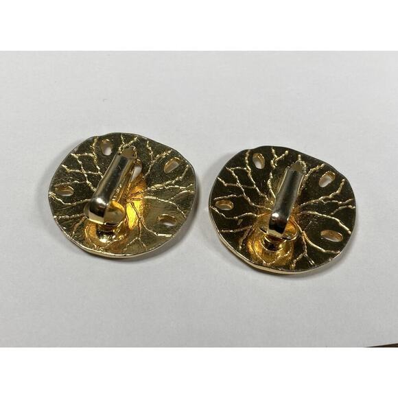 Vintage Sand Dollar Clip On Earrings Gold Tone Textured Beach Coastal 1” D - Picture 8 of 8